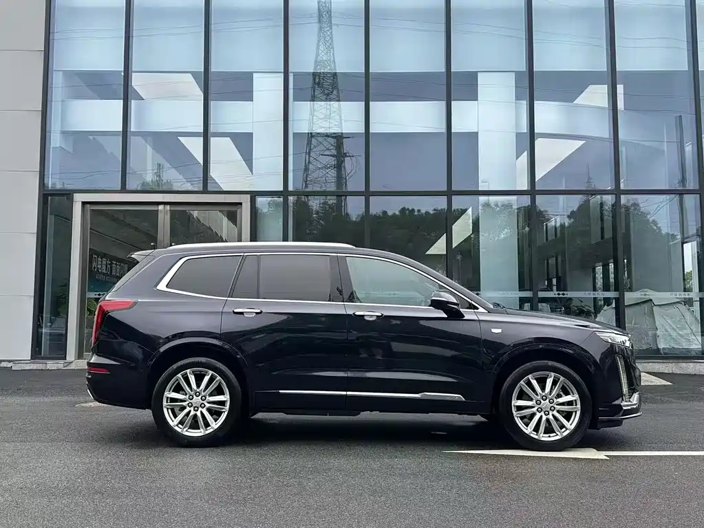 Cadillac XT6 2021 2.0T мест Luxury