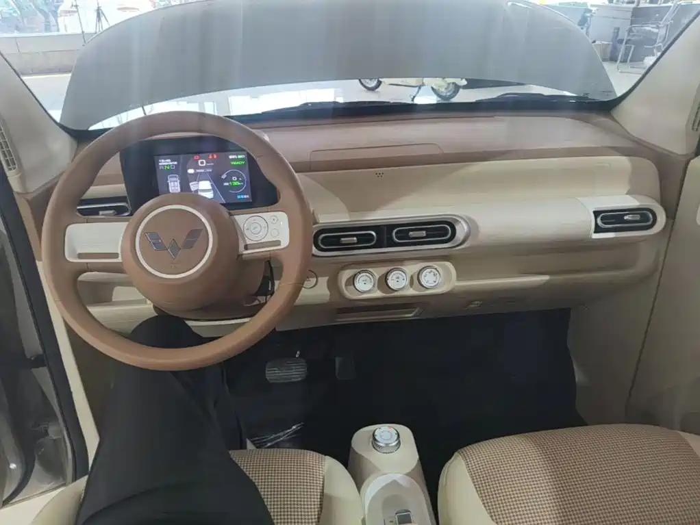 Wuling MINIEV — миниатюра 10