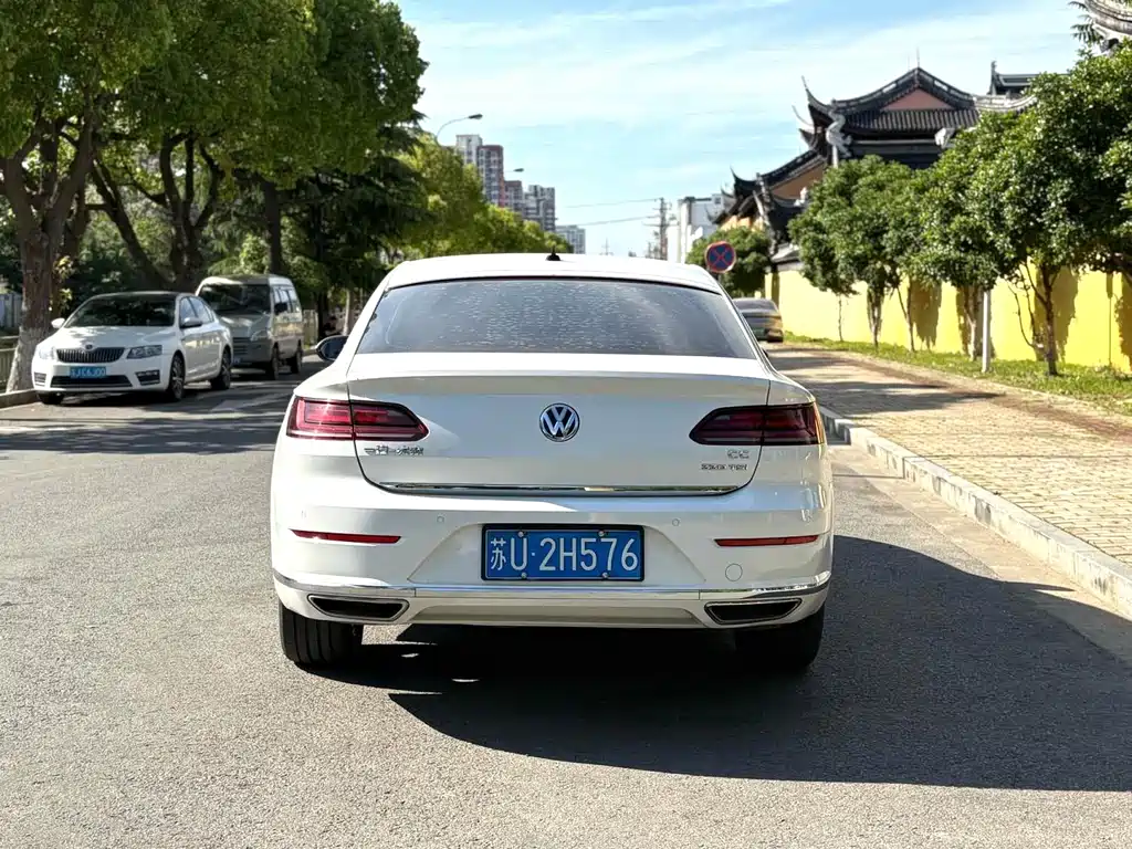 Volkswagen CC - фото 6