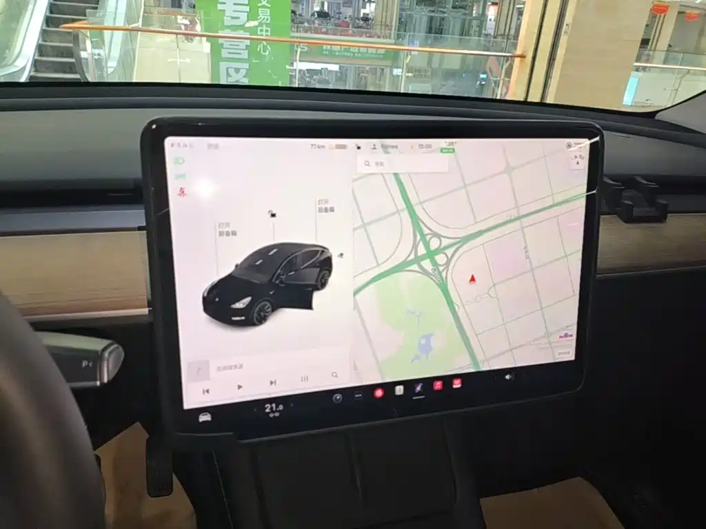 Tesla Model Y — миниатюра 13