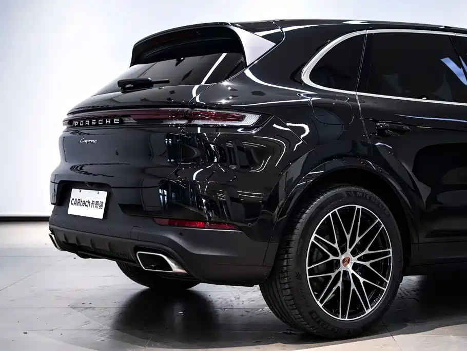 Porsche Cayenne — миниатюра 6