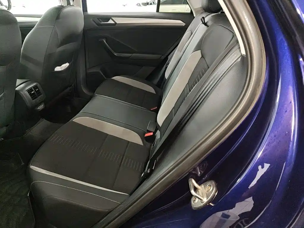 Volkswagen T-Roc — миниатюра 17