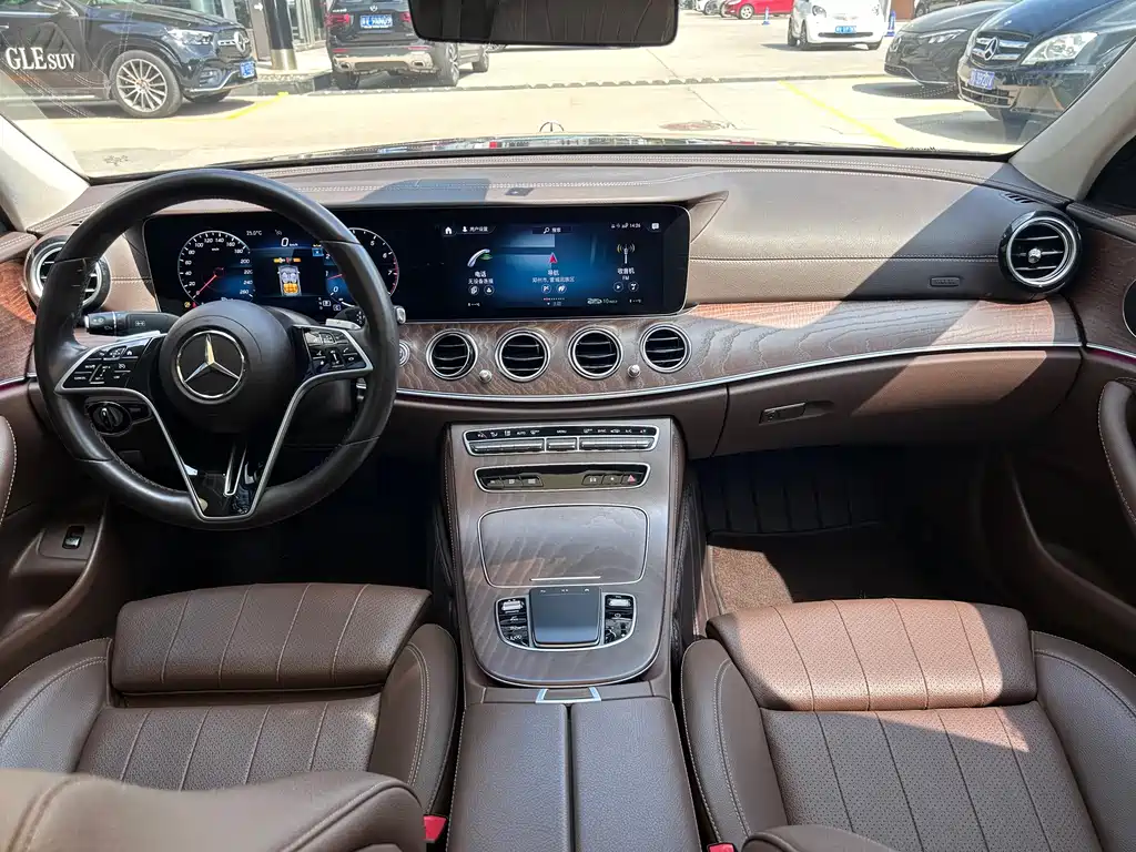 Mercedes-Benz E-Class — миниатюра 9