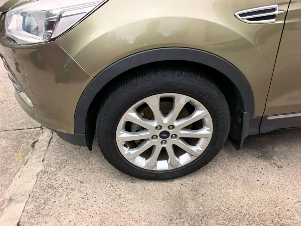 Ford Kuga — миниатюра 23