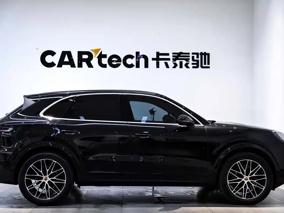Porsche Cayenne — миниатюра 5