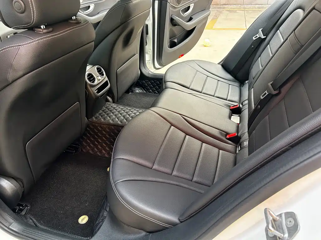 Mercedes-Benz C-Class — миниатюра 8
