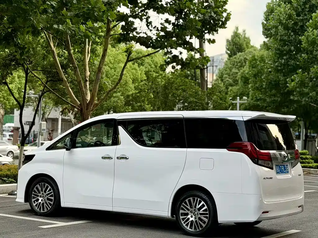 Toyota Alphard 2018 3.5L Luxury