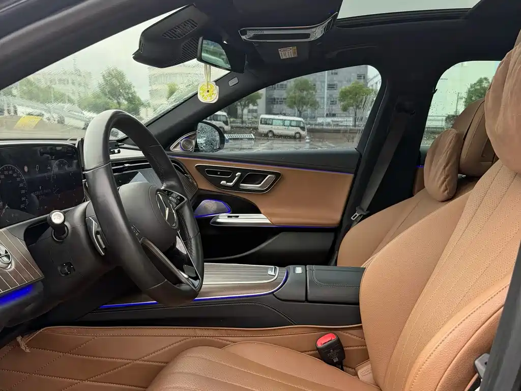 Mercedes-Benz E-Class — миниатюра 4
