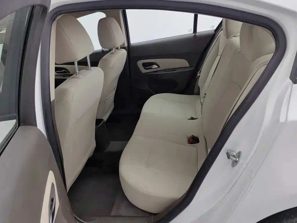 Chevrolet Cruze — миниатюра 15