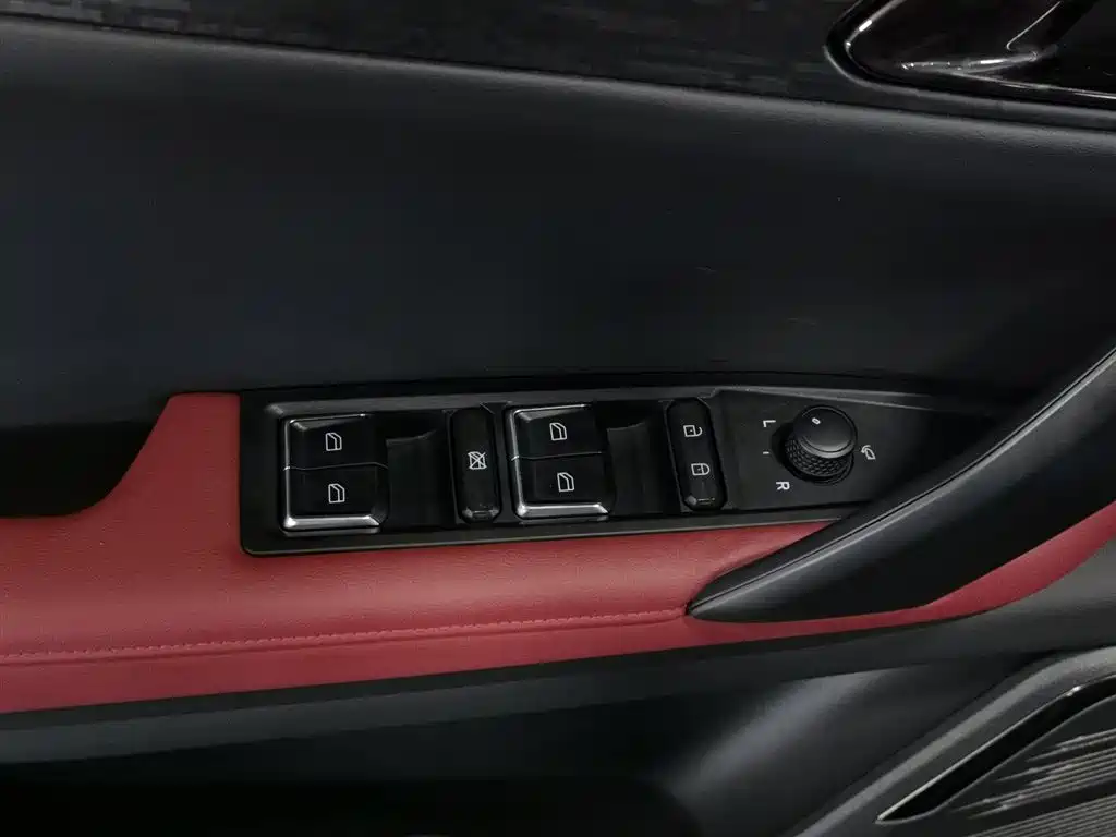 Lynk & Co 06 2020 1.5T Pro