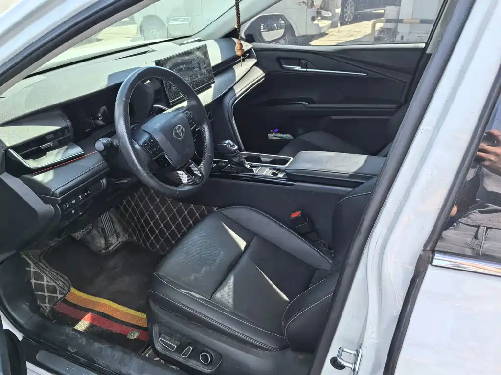 Toyota Camry — миниатюра 7