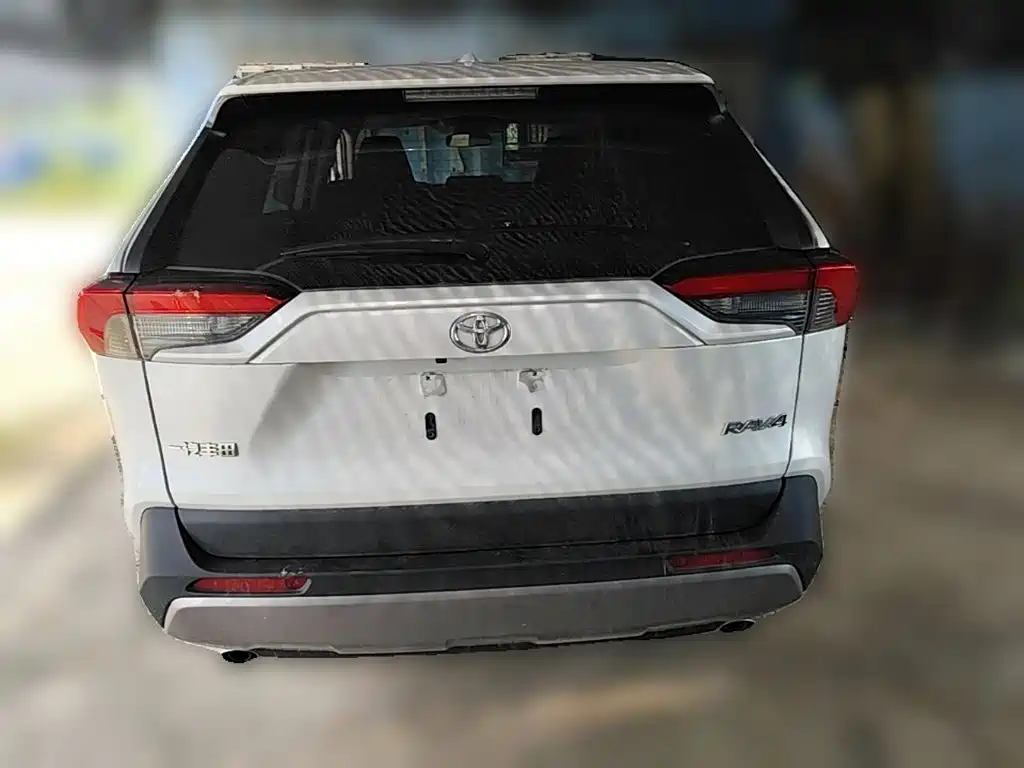 Toyota RAV4 — миниатюра 8