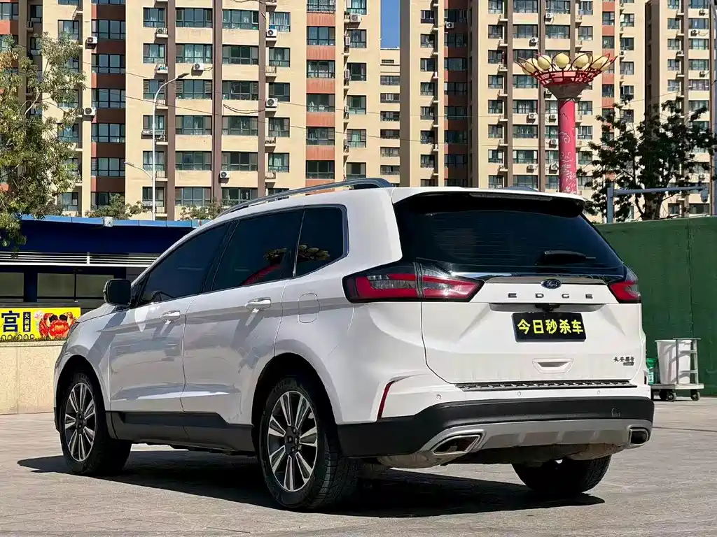Ford Edge — миниатюра 7