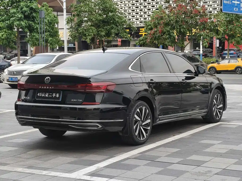 Volkswagen Passat 2022 330TSI Elite