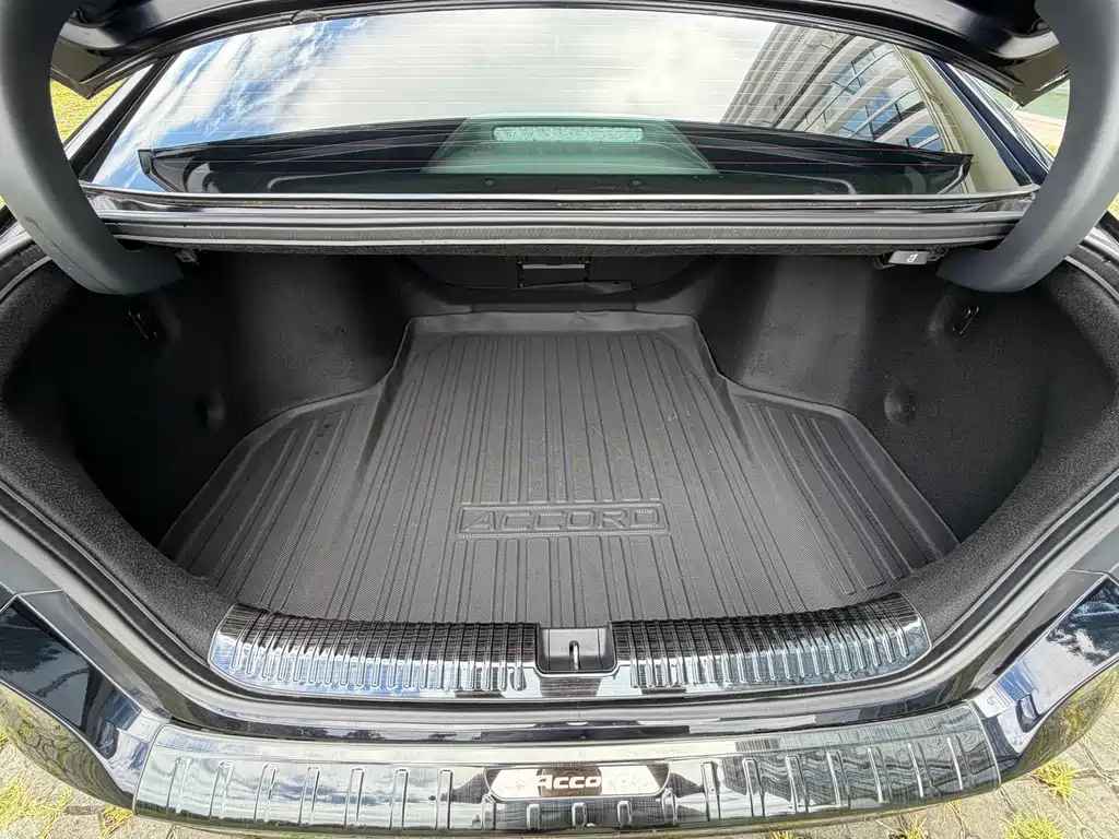 Honda Accord — миниатюра 26