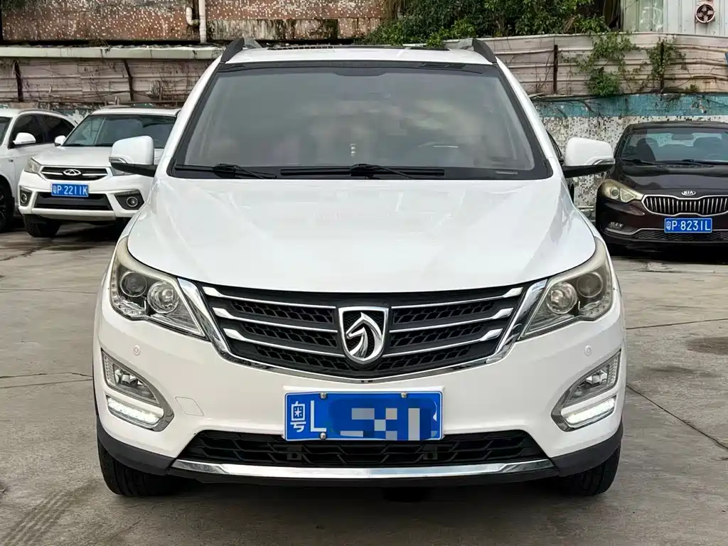Купить Baojun 560