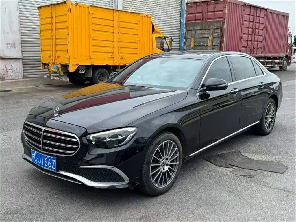 Mercedes-Benz E-Class 2022