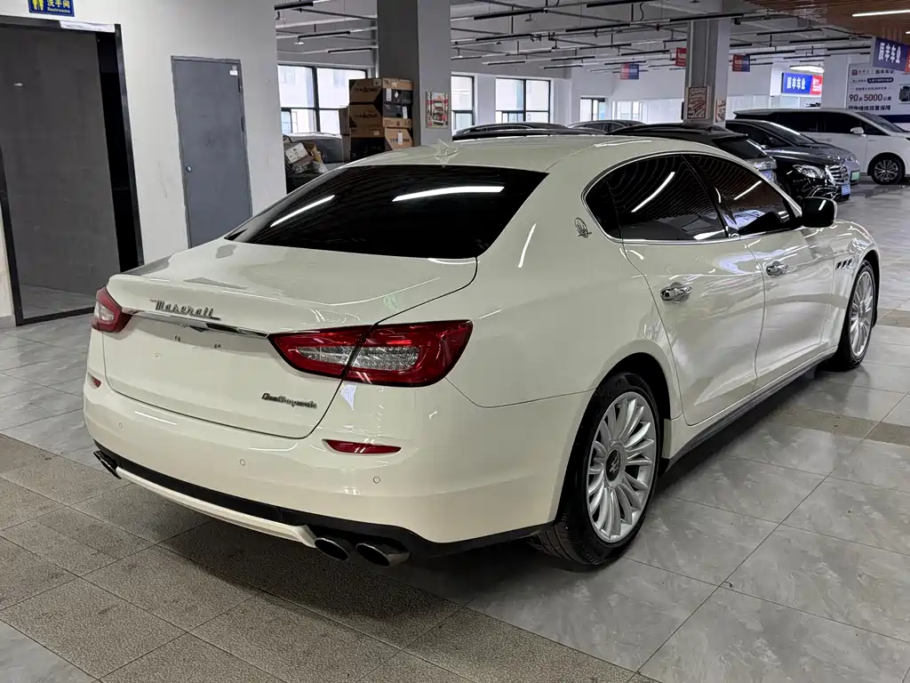 Maserati Quattroporte — миниатюра 14
