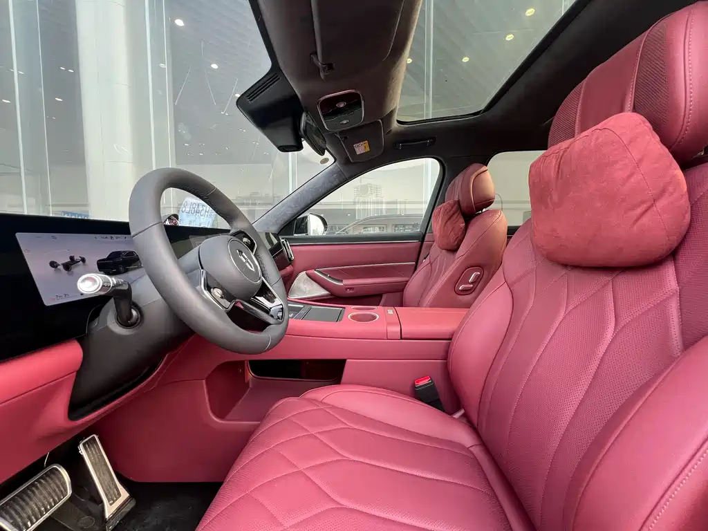 AITO ASK THE WORLD M8