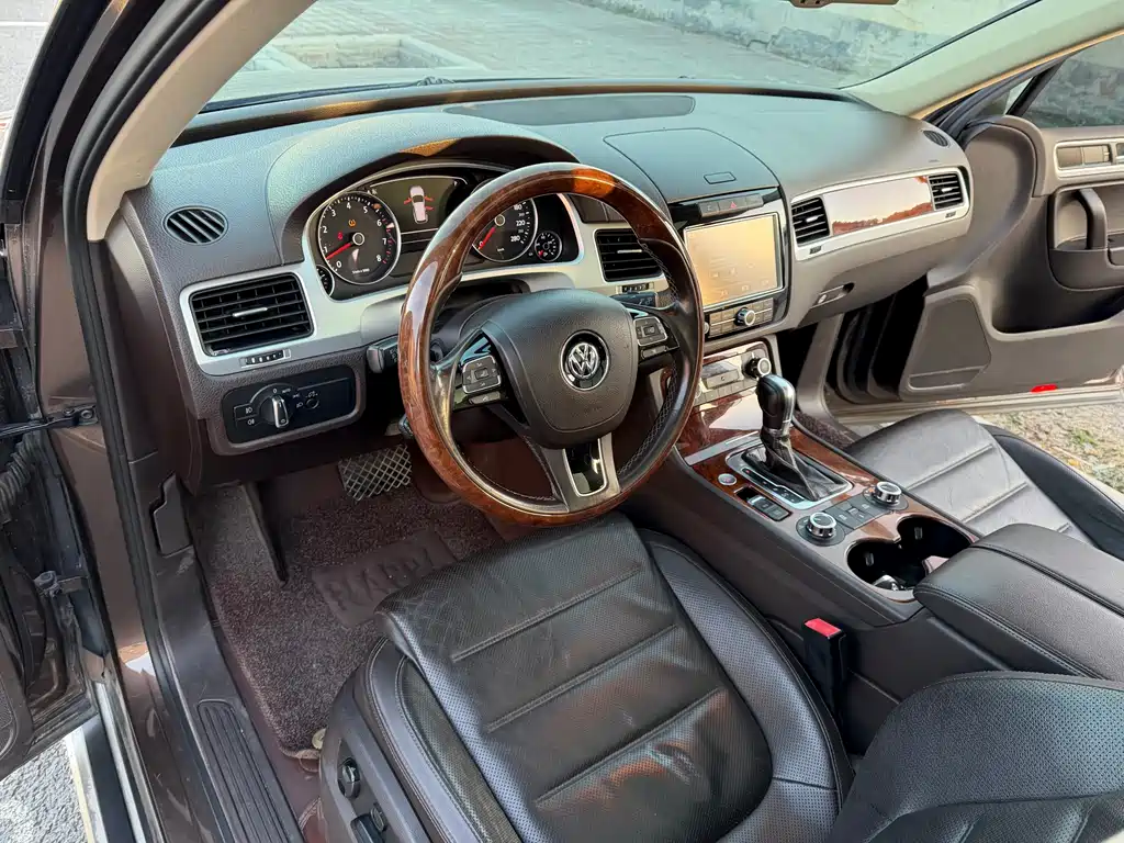 Volkswagen Touareg 2011 3.0TSI Luxury
