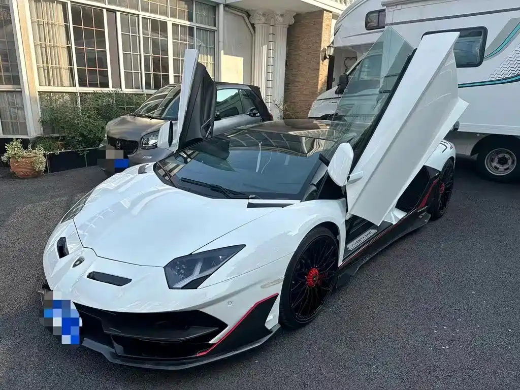 Lamborghini Aventador