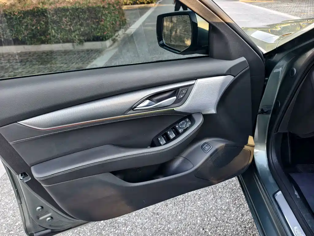Cadillac CT5 — миниатюра 10