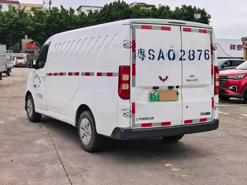 Wuling Yangguang — миниатюра 4