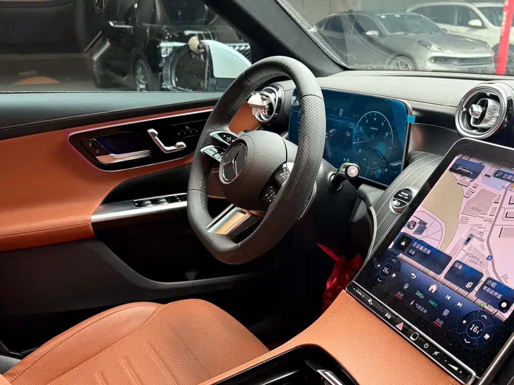 Mercedes-Benz GLC 2023 GLC 300 L 4MATIC 7 мест