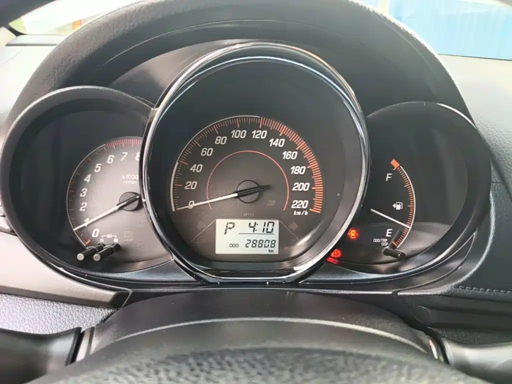 Toyota Yaris L — миниатюра 12