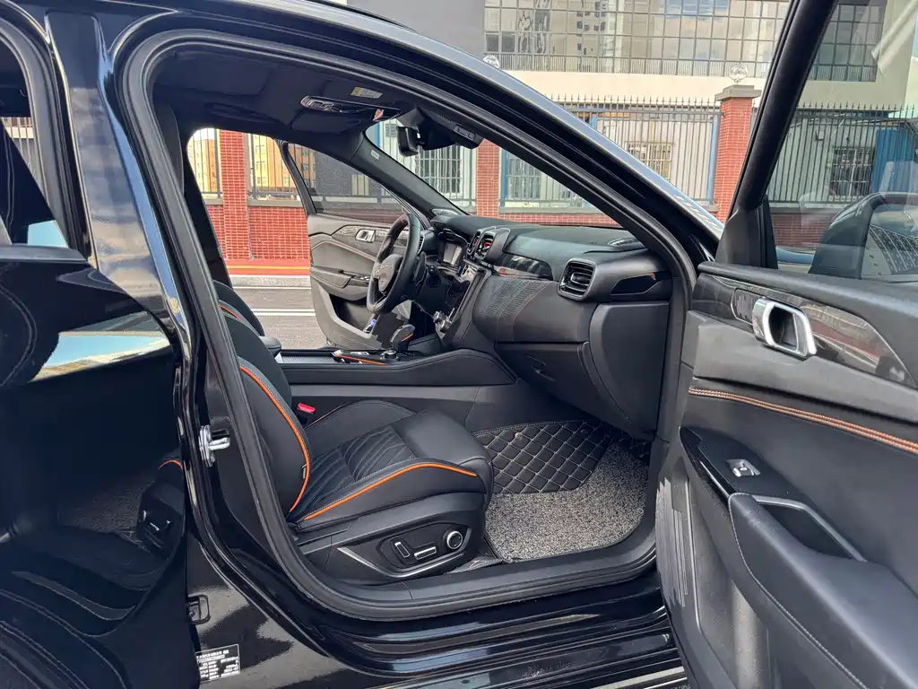 Lynk & Co 02 Hatchback — миниатюра 10