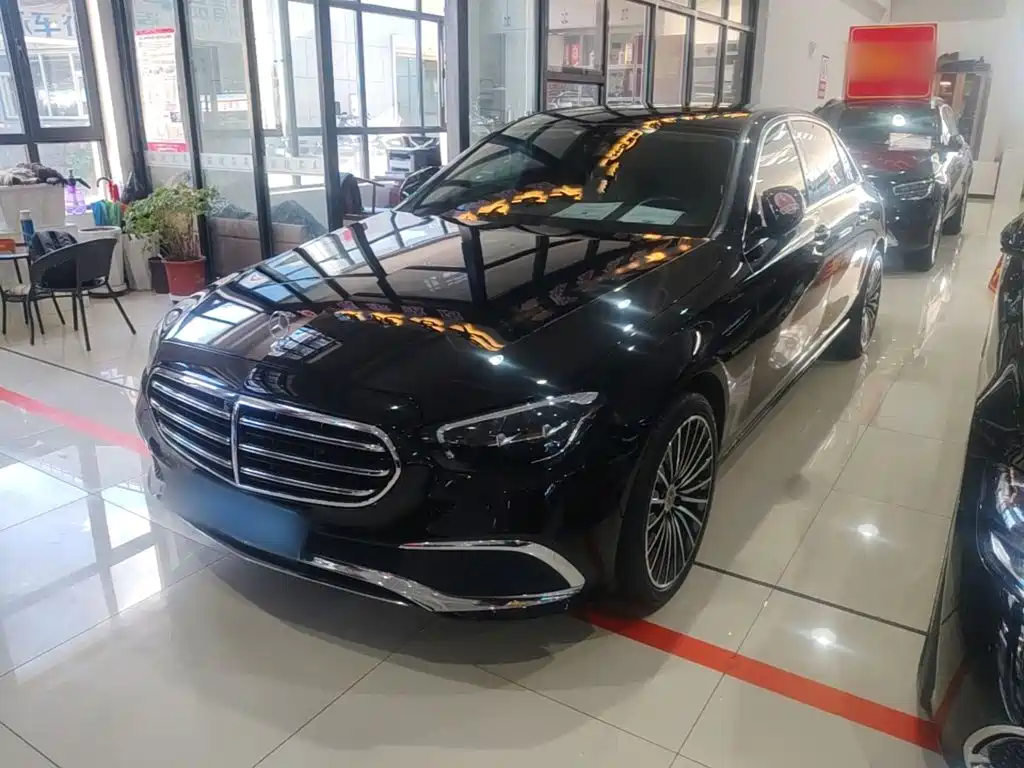 Mercedes-Benz E-Class — миниатюра 2