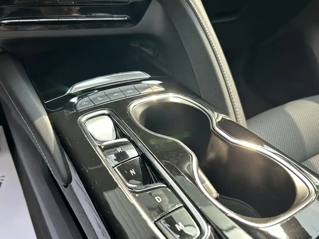 Buick Envision Plus Plus 2021 Plus 652T мест Luxury
