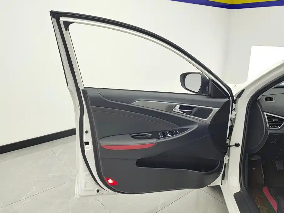 Changan Eado XT — миниатюра 7