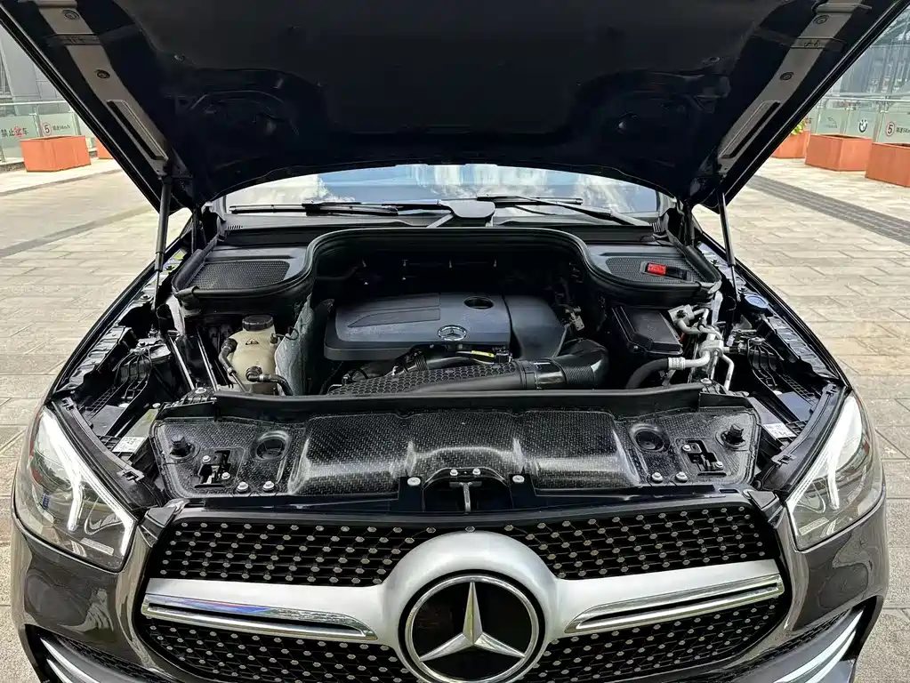 Mercedes-Benz GLE (Import) — миниатюра 29