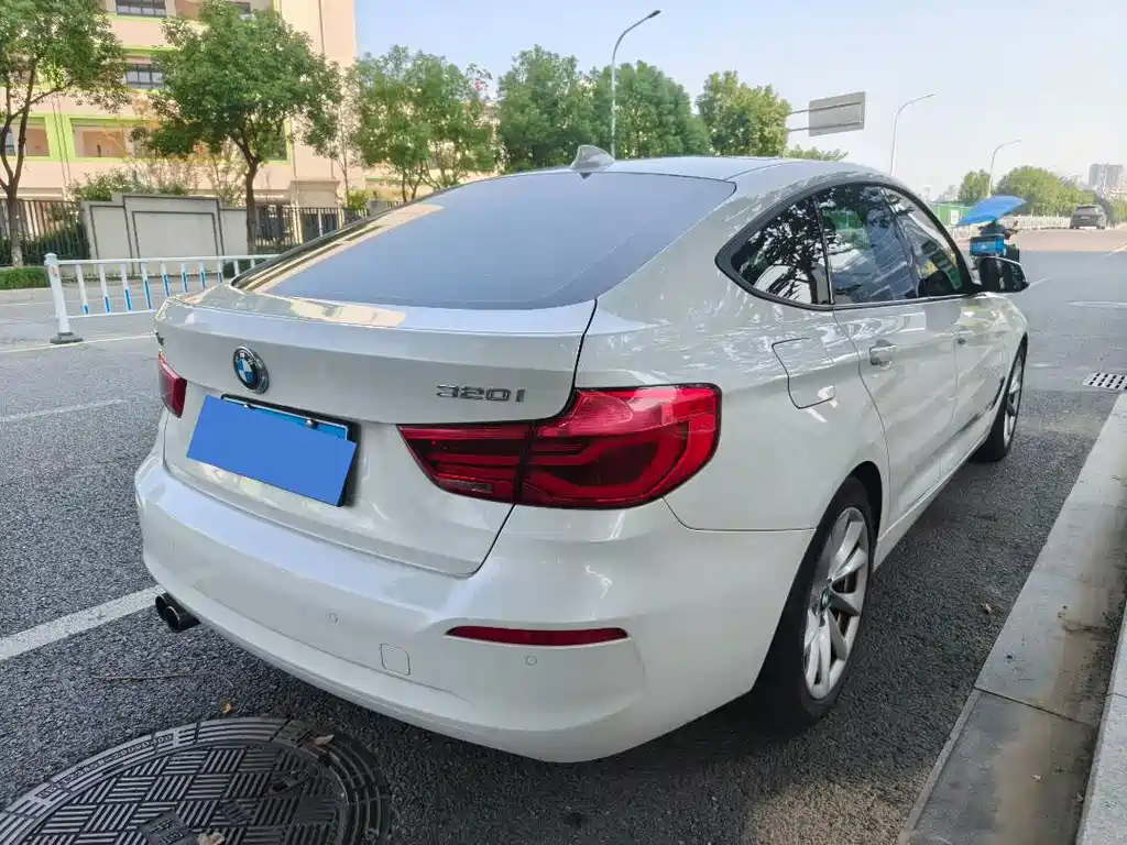BMW 3 Series GT — миниатюра 6