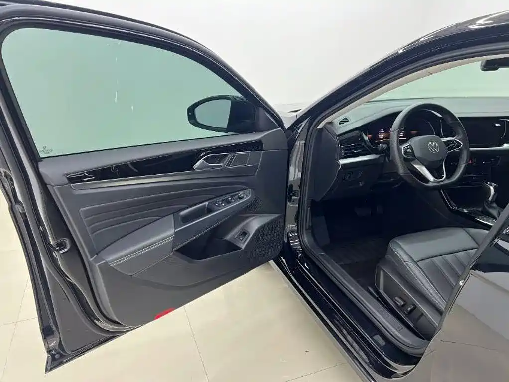 Volkswagen Passat 2023 280TSI