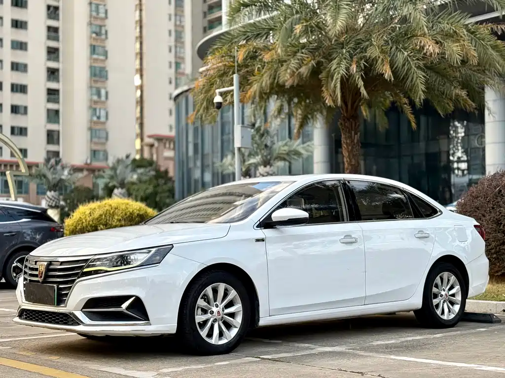 ROEWE I6 NEW ENERGY