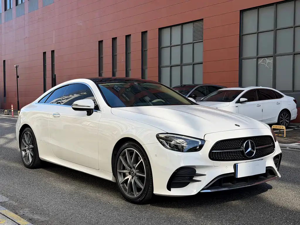 Mercedes-Benz E-Class (Import) — миниатюра 4