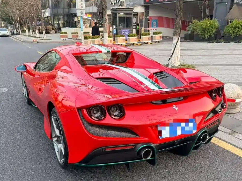 Ferrari F8 — миниатюра 3