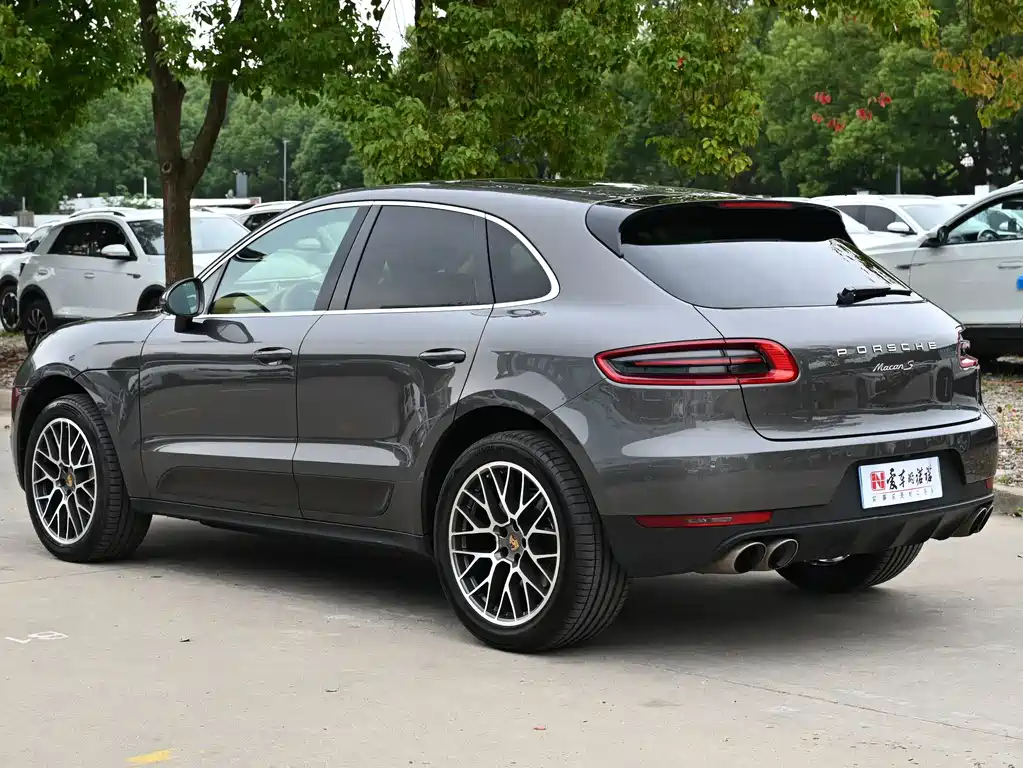 Porsche Macan — миниатюра 3