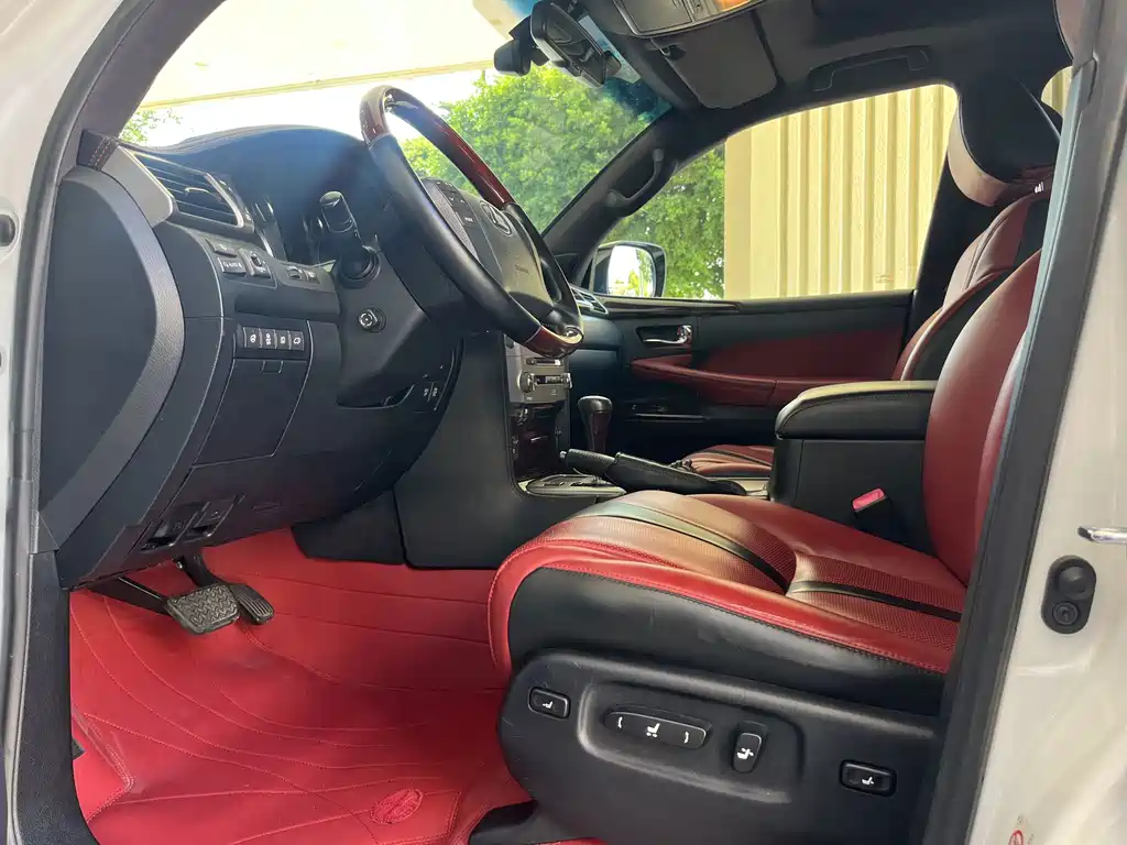 Lexus LX — миниатюра 4