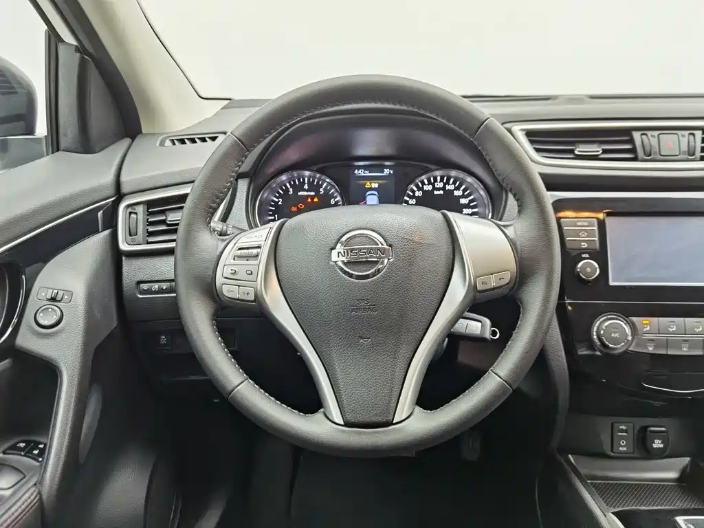 Nissan Qashqai — миниатюра 11