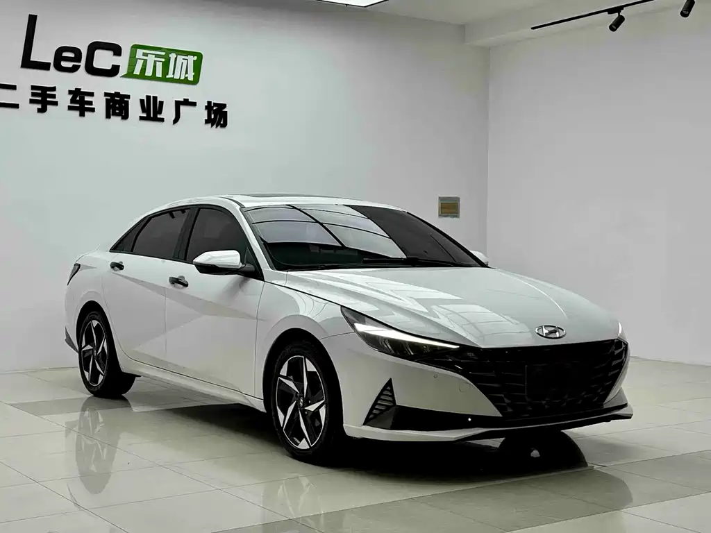 Hyundai Elantra — миниатюра 3