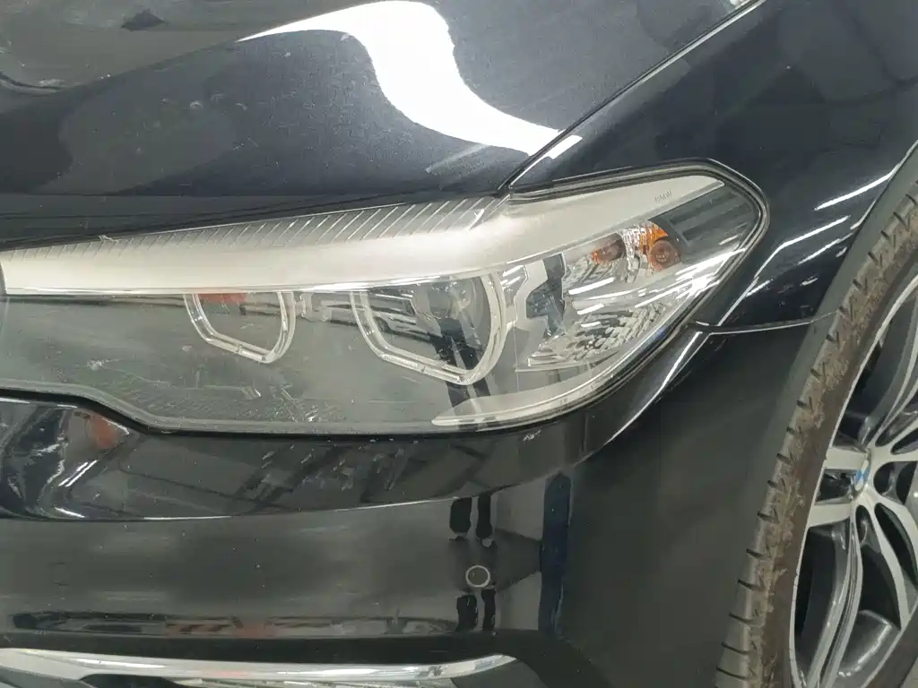 BMW 5 Series — миниатюра 4