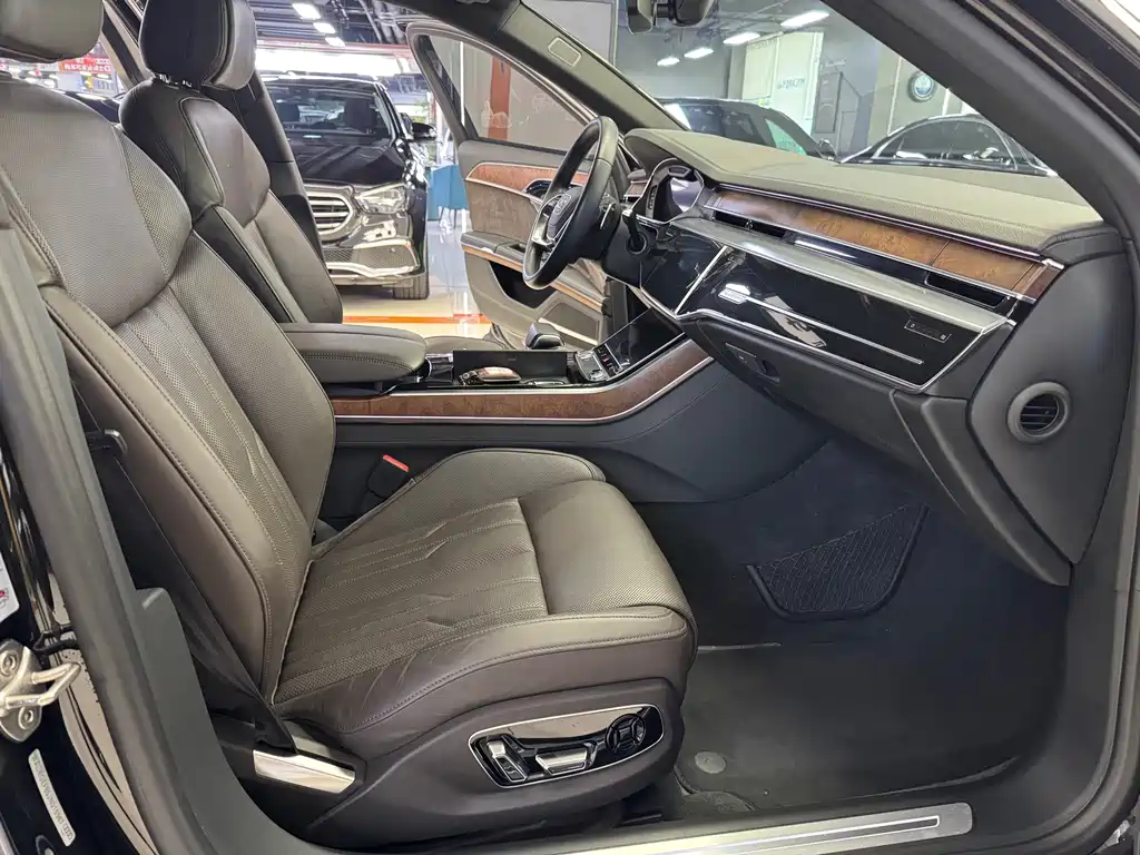 Audi A8 — миниатюра 11