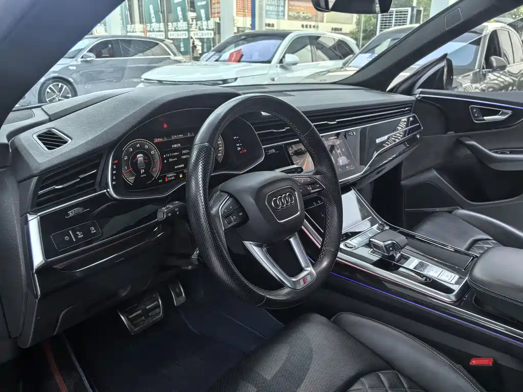 Audi Q8 — миниатюра 5