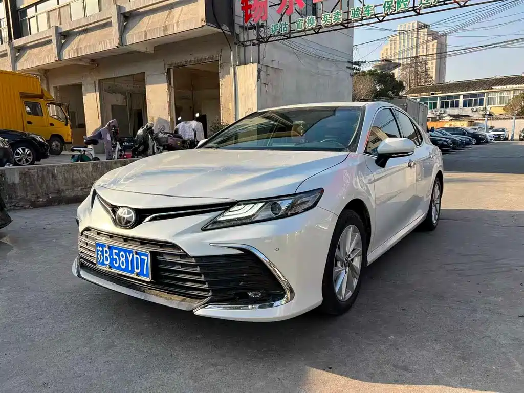 TOYOTA CAMRY