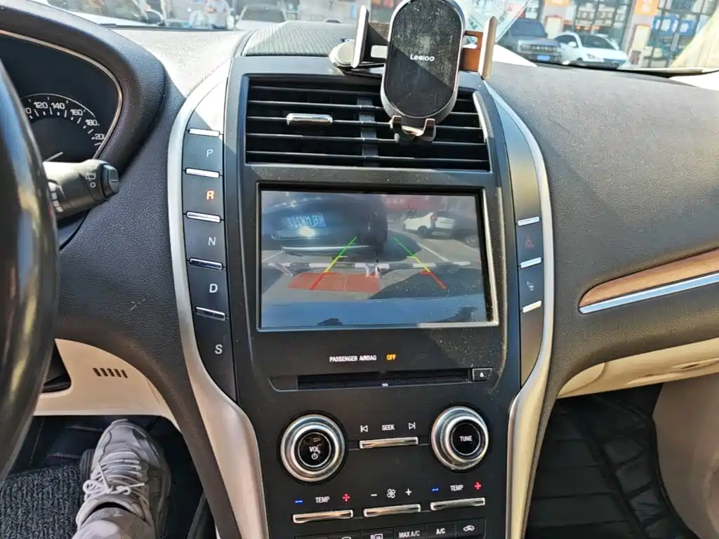 Lincoln MKC — миниатюра 13