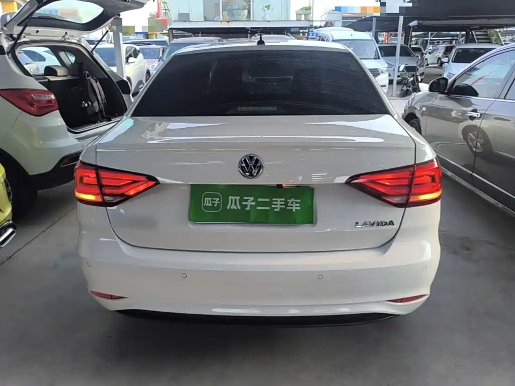 Volkswagen Lavida — миниатюра 6