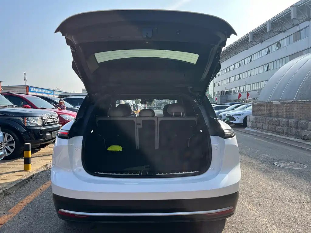 NIO ES6 — миниатюра 30